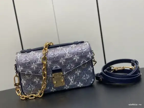 WIS WEST LOUIS POCHETTE EAST VUITTON METIS 0531